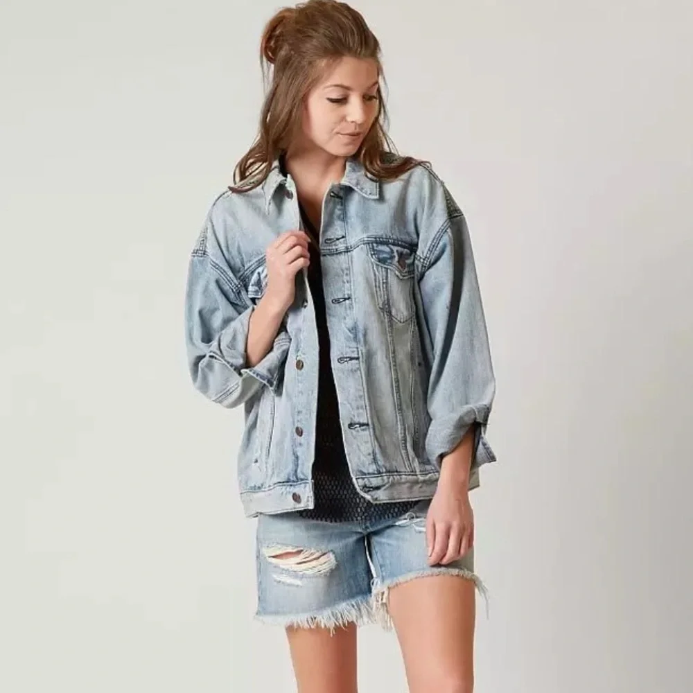 Free People Denim Trucker Jacket Button Front Womens XS Washed Blue